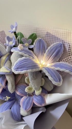 باقه الأرنب وليليوم مضىء