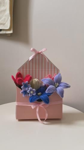 ظرف الورد الدائم