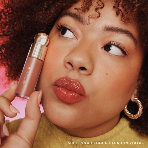 رير بيوتي احمر خدود سوفت بينش سائل - فيرتو