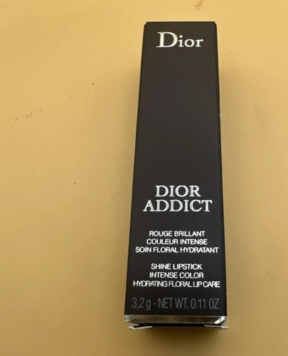 أحمر شفاه ديور أديكت شاين، لون مكثف، مرطب، 740 ساد...
