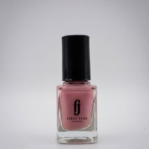 مناكير لون BLUSH