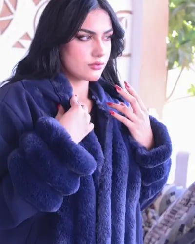 فروة نسائية شتوية فاخرة – سحر الشتاء بالاسم