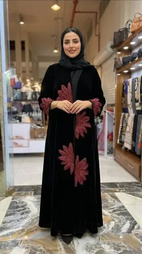 عباية شتوي مخمل أسود ملكي بتطريز يدوي بارز - متجر أفق