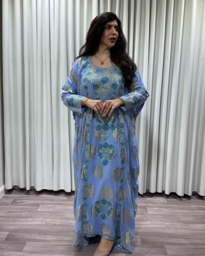 Chiffon cloak embroidered with two pieces