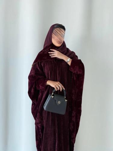عباية مخمل بقصة بشت مناسبه للشتاء