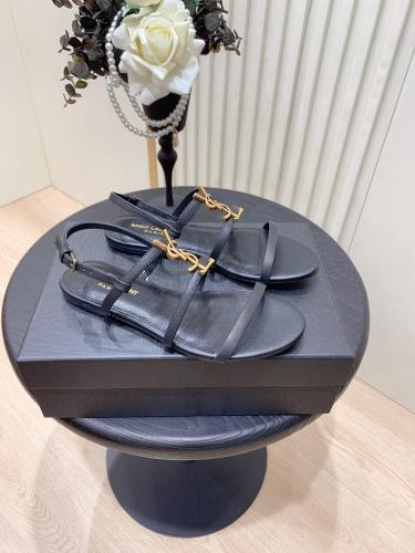 صندل ysl اسود مطفي