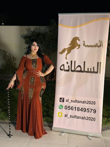 Dress in camel color stretch