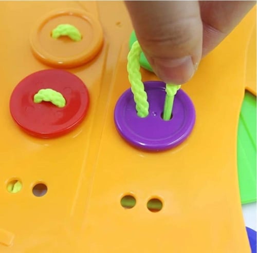 لعبة تركيب الأزرار