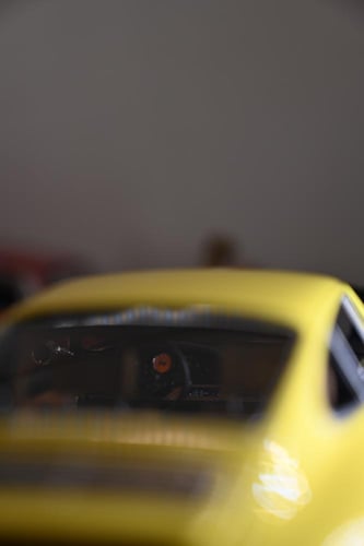 1/18 Delicate Model Porsche 911 Singer 964 (Yellow...