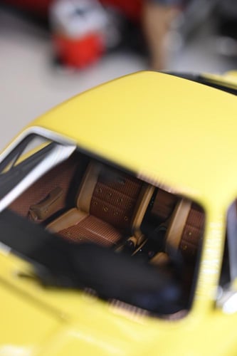1/18 Delicate Model Porsche 911 Singer 964 (Yellow...