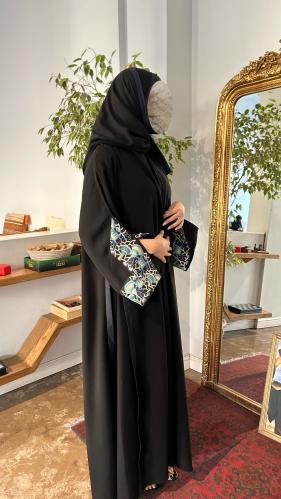 Black abaya