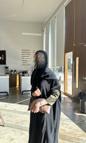 Noura abaya