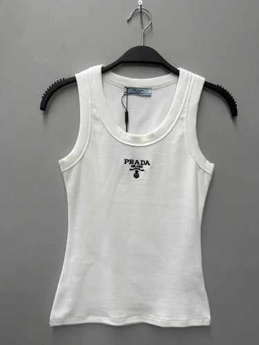 توب برادا بشعار أمامي