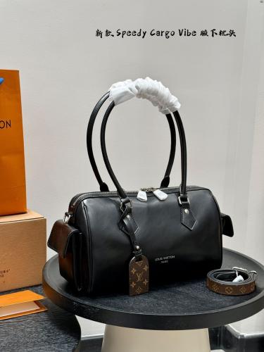 شنط لويس فويتون (Louis Vuitton) طبق الأصل