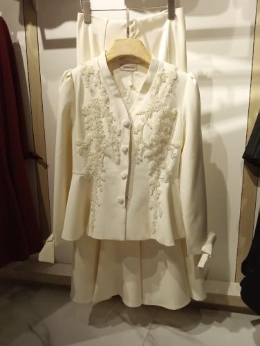 طقم زيمرمان تنورة مع بليزر