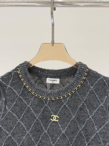 تشيرت شانيل (Chanel)