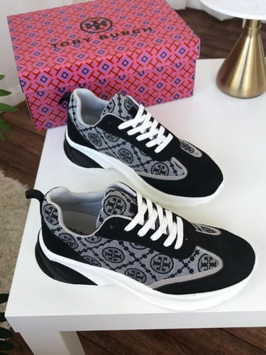 شوزات تروري بورش