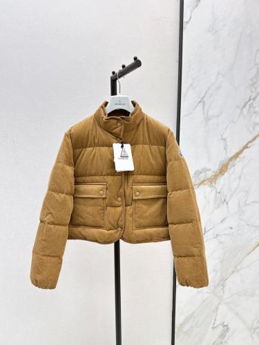 جاكيت Moncler (مونكلر) الأنيق بقماش الكوردروي