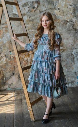 فستان طبقات الورود مع شنطة