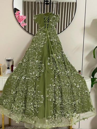 فستان دليلا