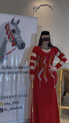 فستان كرستال احمر