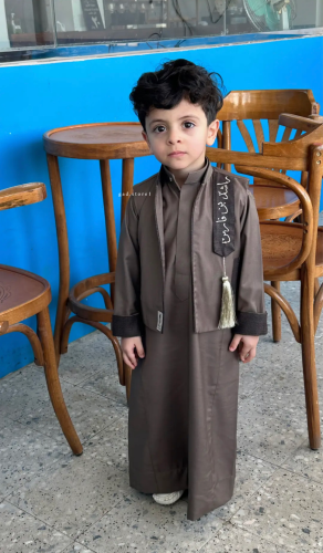 ثوب وسديري الصقر