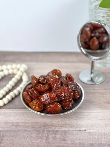 تمر خلاص ملكي - 8 عبوات 1 كيلو