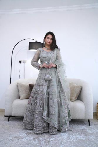 ساري فستقي شك ثقيل