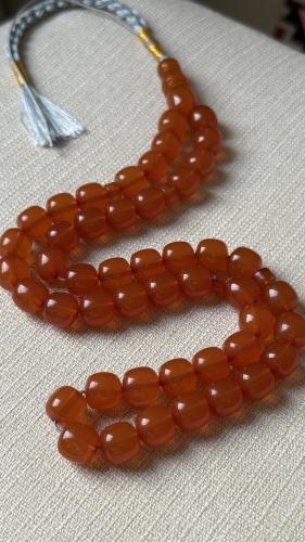 زعفراني " لون المكعبات اليمنية "