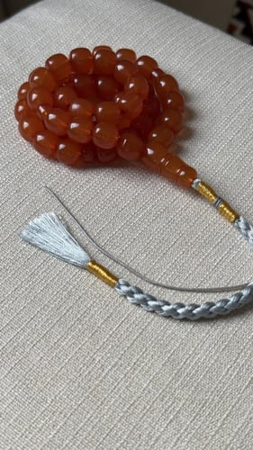 زعفراني " لون المكعبات اليمنية "