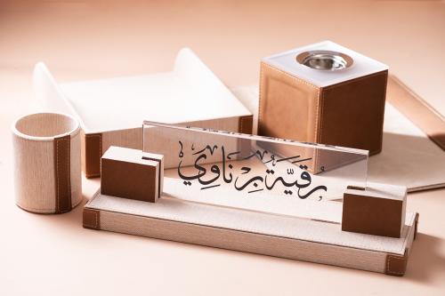 طقم مكتب فاخر بإكسسوارات مكتبية متكاملة