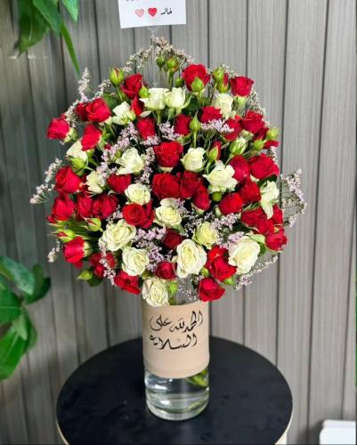 فازة ورد طبيعي