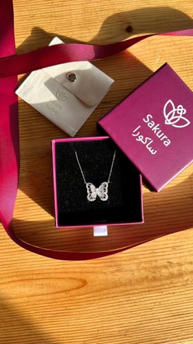 سلسال الفراشة ساكورا Butterfly Necklace Sakura