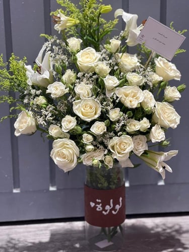 فازة ورد ابيض أو حسب الطلب
