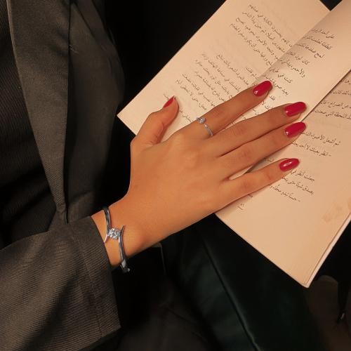 إسواره صلبة مزينه بالكرستال البراق من فلورايت