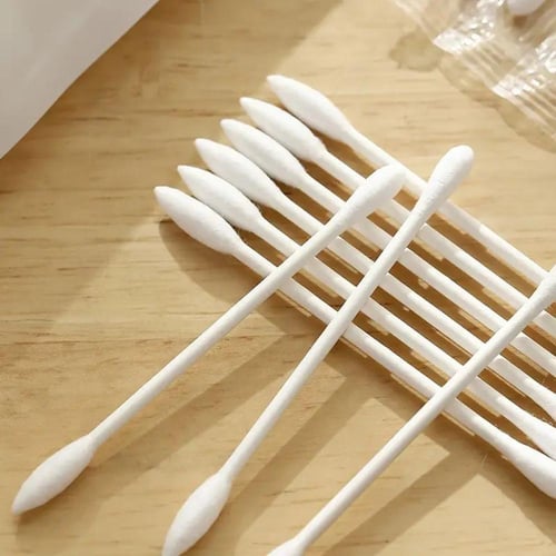 أعواد قطنية