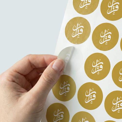طباعة وقص الاستيكر بلاستيك