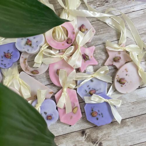 تاق مُعطر للدواليب