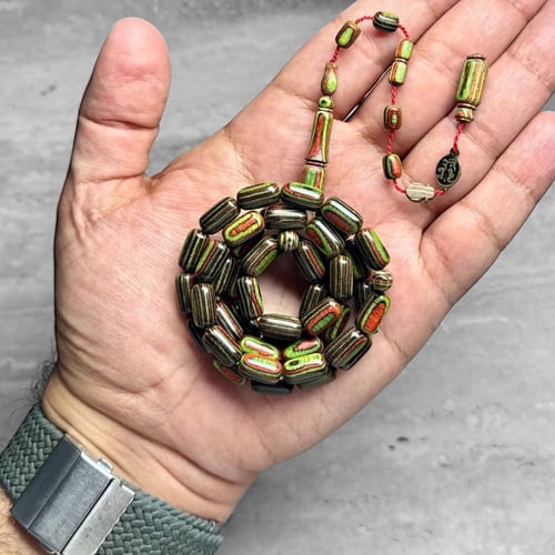 مسباح من مجموعة أخشاب