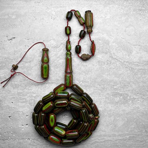 مسباح من مجموعة أخشاب