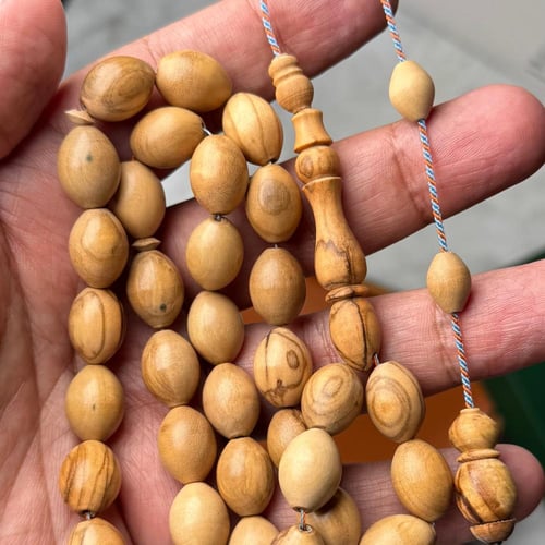 سبحة من خشب الزيتون بيضاوي