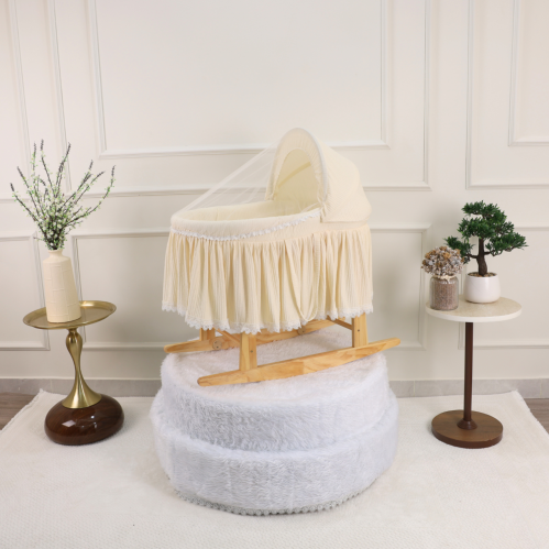 سرير شيال للأطفال بقاعدة هزاز خشبية قماش مقلم ونام...