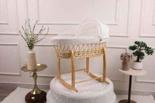 سلة موسى سرير مواليد خيزران بقاعدة X خشبية وقماش م...