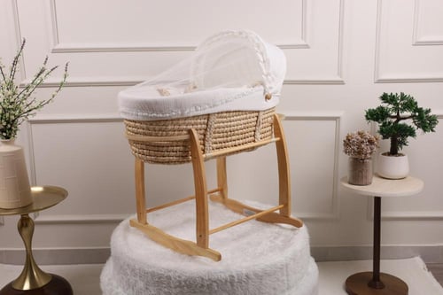 سلة موسى سرير مواليد خشبية قماش مقلم بتصميم يدوي آ...