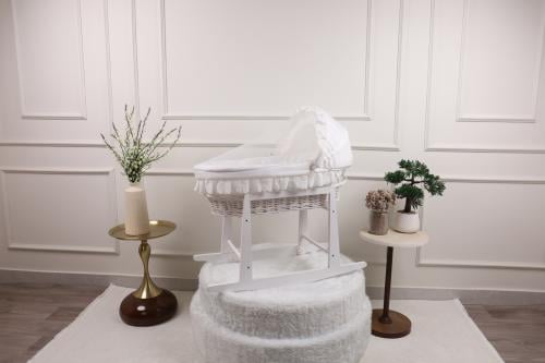 سلة موسى سرير مواليد خيزران قطن أوف وايت مطرز بتصم...