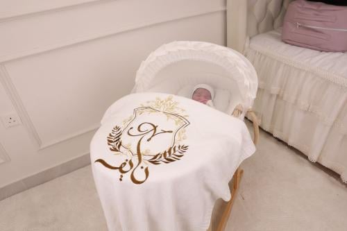 Births blanket with embroidery