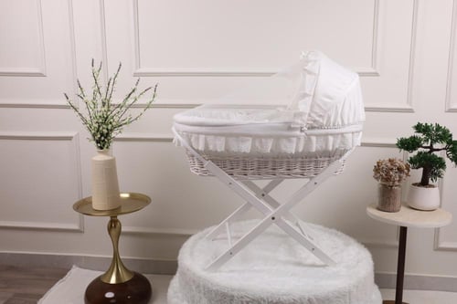 سلة موسى سرير مواليد خيزران قطن أوف وايت مطرز بتصم...