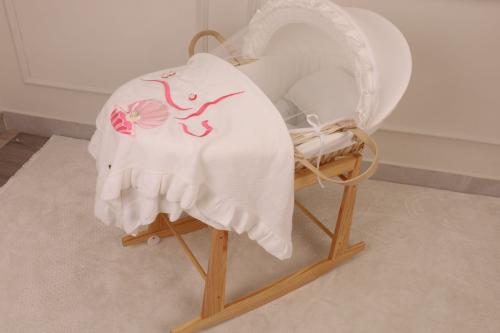Births blanket with embroidery