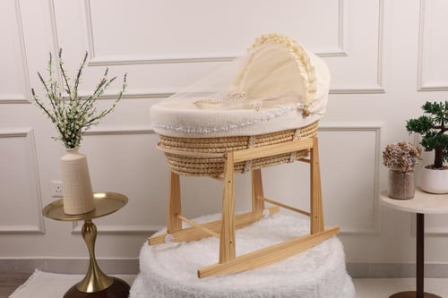 سلة موسى سرير مواليد خشبية قماش مقلم بتصميم يدوي آ...