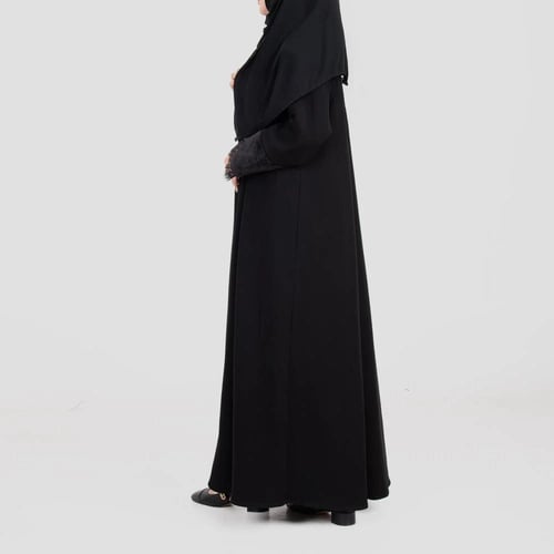 عباية شتوي من الكريب والمخمل